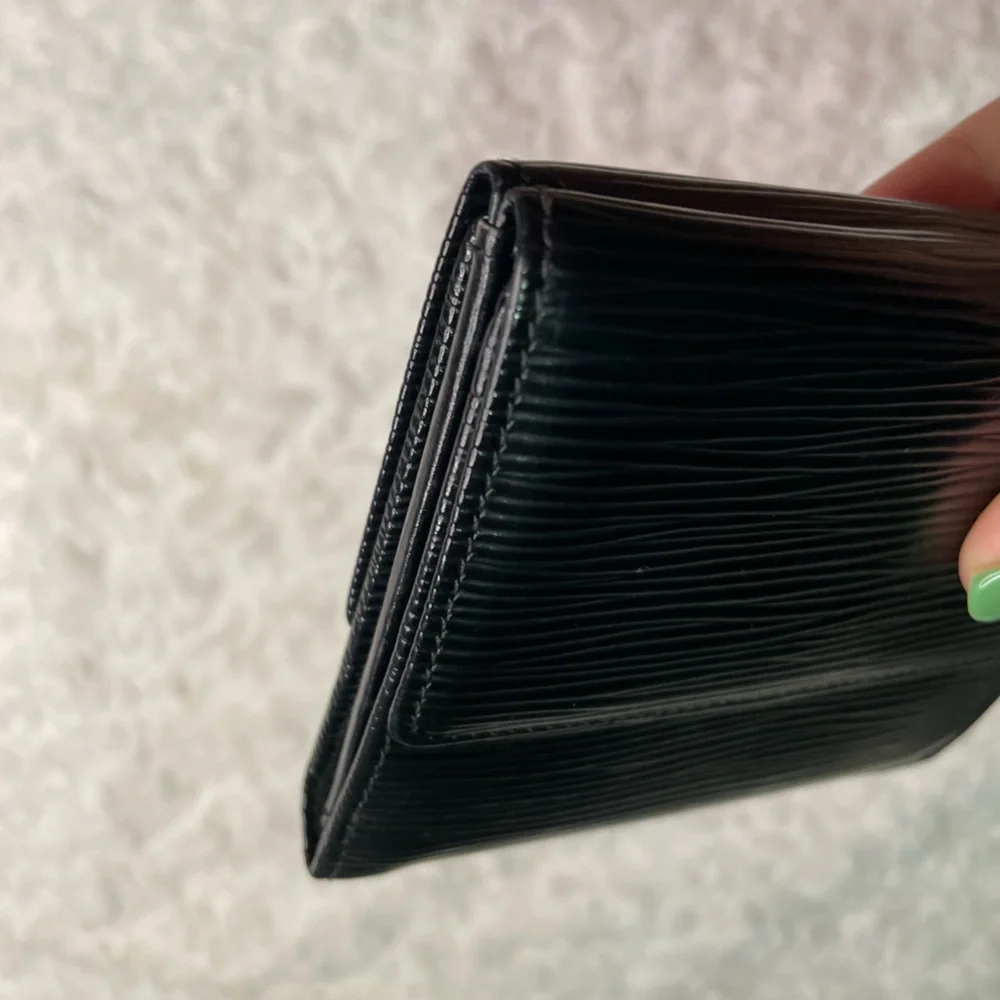 Louis Vuitton Black Epi Elise Trifold Wallet 🖤 - Picture 11 of 17